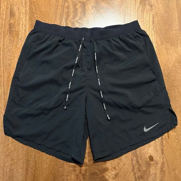 Nike Men’s Stride Running Shorts Small Black 7” Inseam Lined CJ5459 - Picture 1 of 11